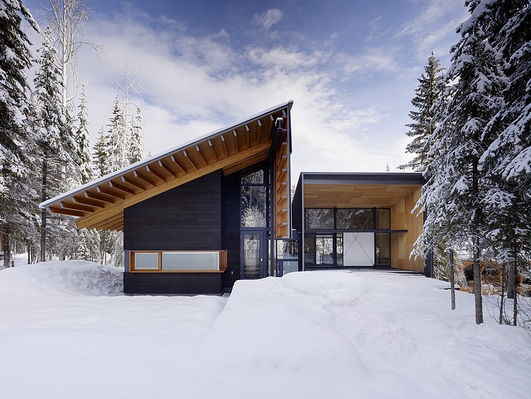 Kicking Horse Residence by Bohlin Cywinski Jackson