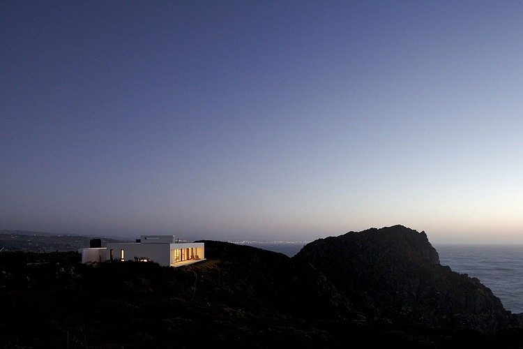 Tunquen House by Nicolás Lipthay Allen / L2C