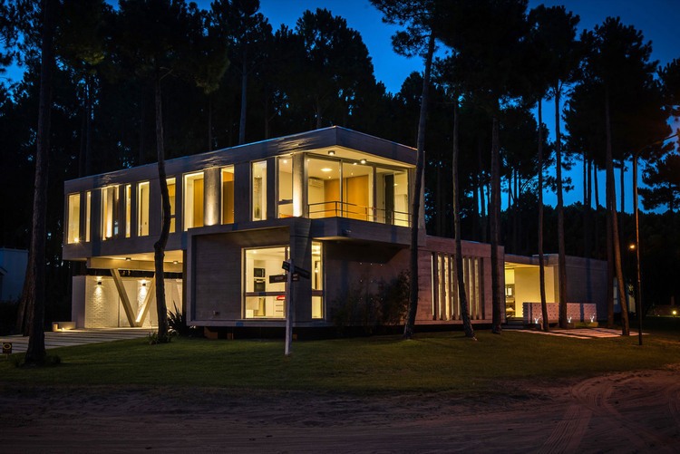 Batin Residence by Estudio Galera