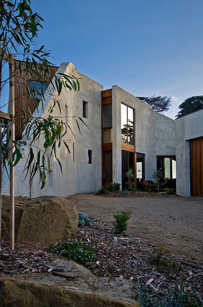 13th Beach House by Auhaus Architecture