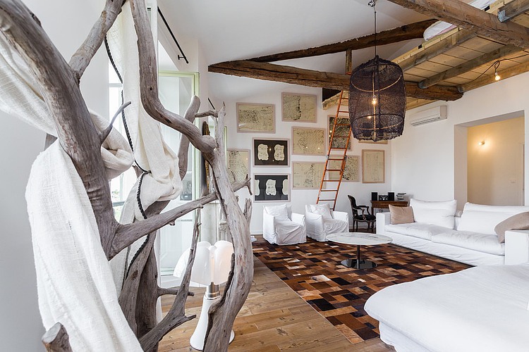 Contemporary Warehouse in France