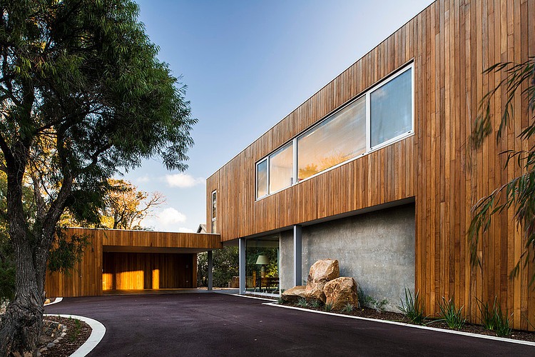 Eagle Bay Beach House by Zorzi South