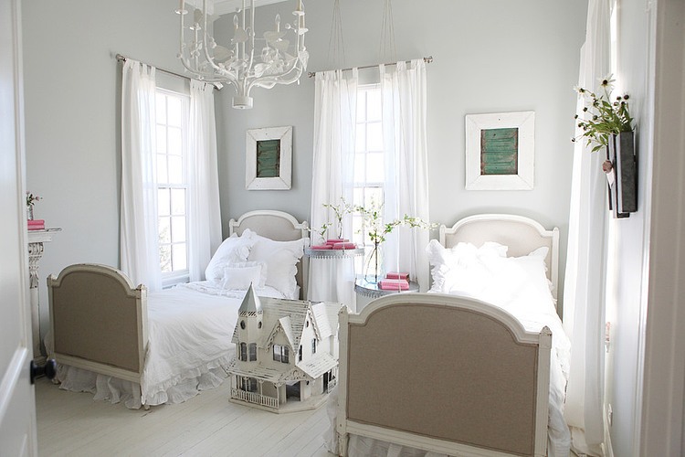 Farmhouse by Magnolia Homes