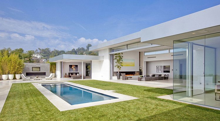 House in Beverly Hills by McClean Design