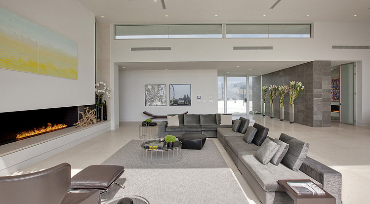 House in Beverly Hills by McClean Design