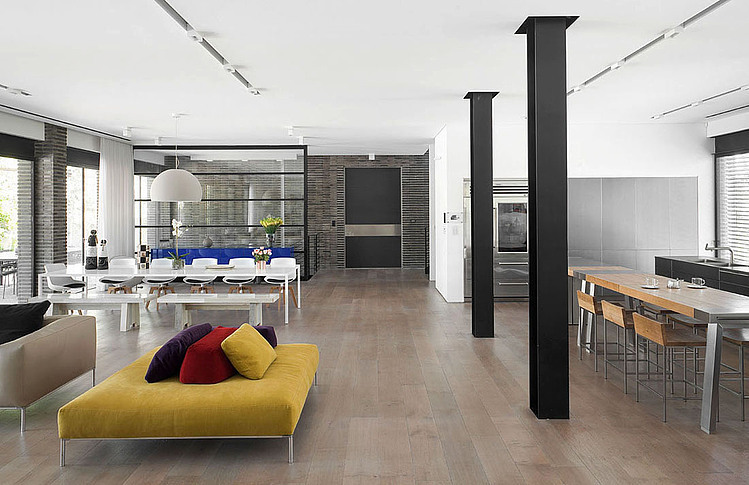 Ramat Hasharon House by Pitsou Kedem Architects