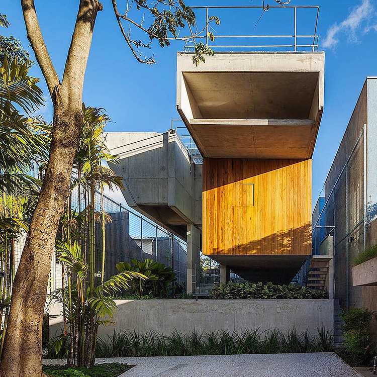 Weekend House by SPBR