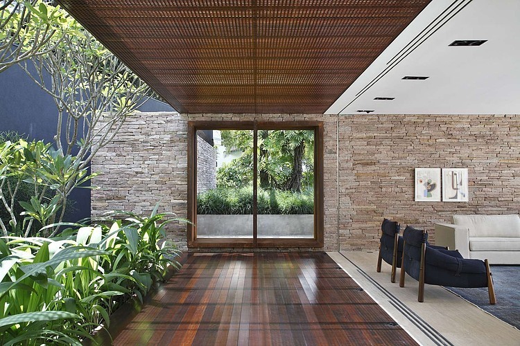 AH House by Studio Guilherme Torres