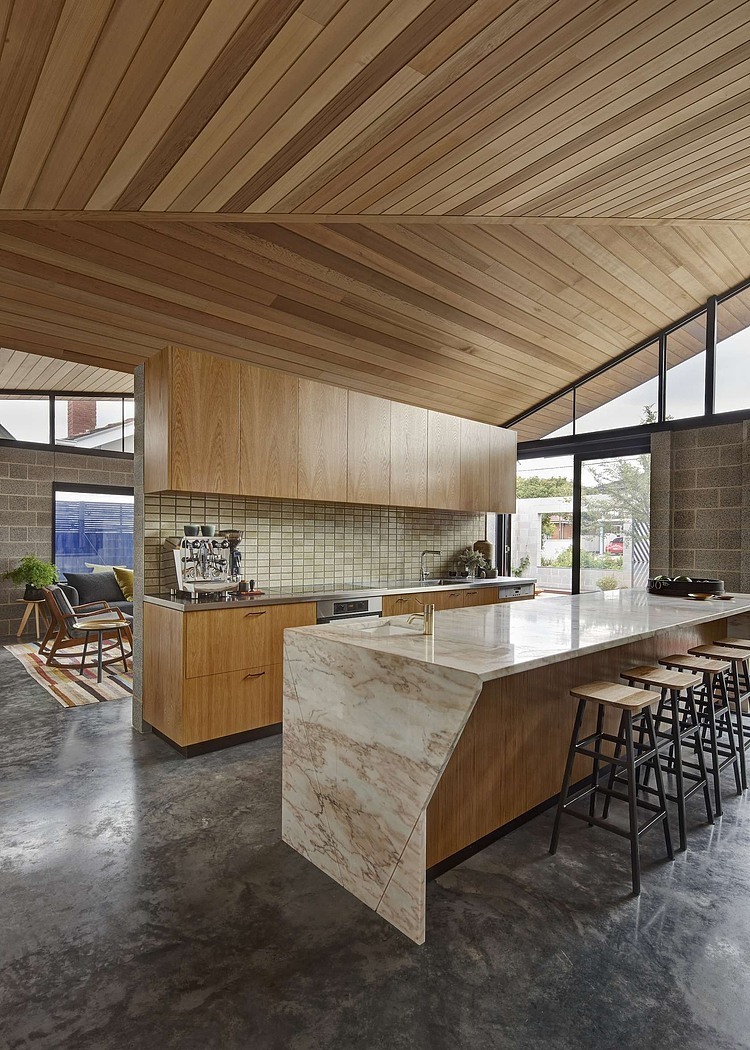 Fairfield Hacienda by MRTN Architects