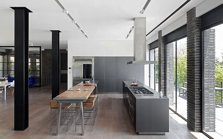 Ramat Hasharon House by Pitsou Kedem Architects