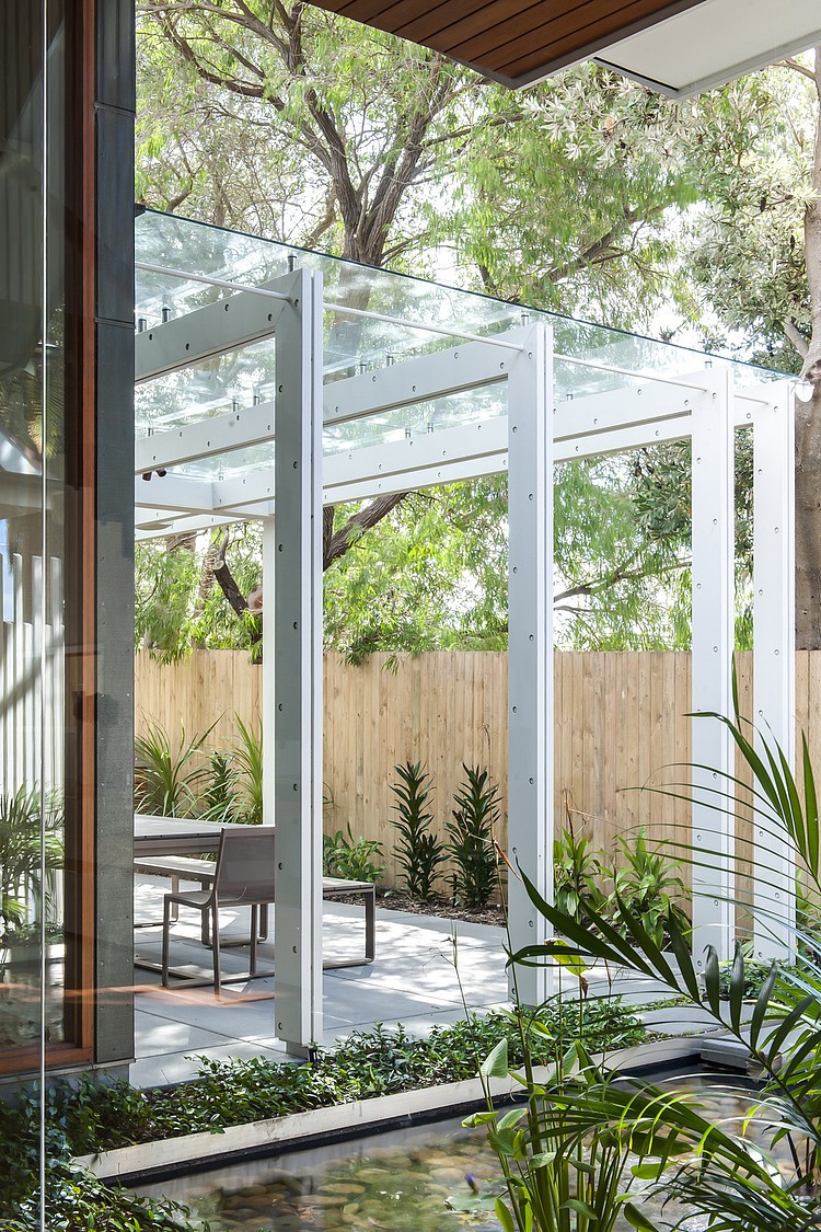 Coogee House by Tanner Kibble Denton Architects