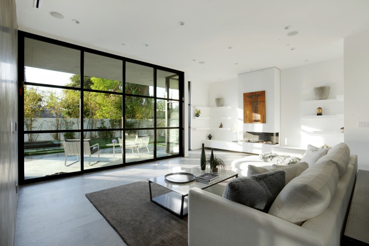 S. Mansfield Ave by Amit Apel Design