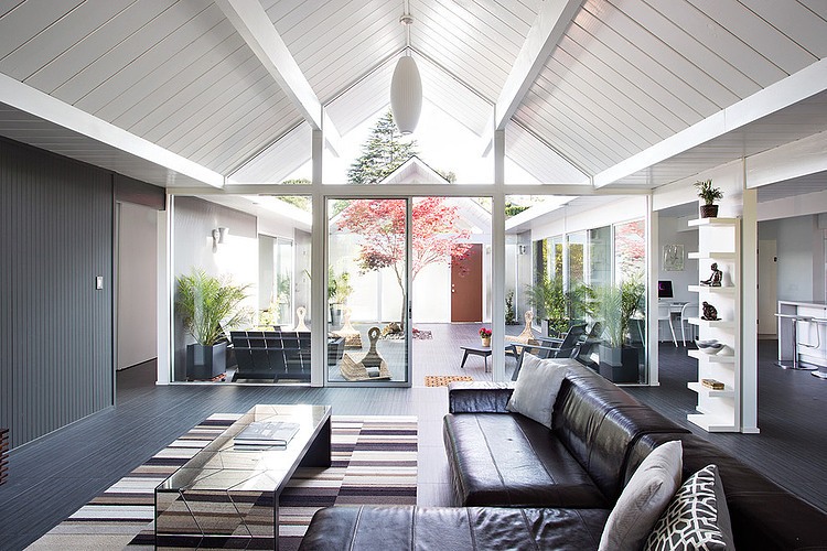 Double Eichler Remodel by Klopf Architecture