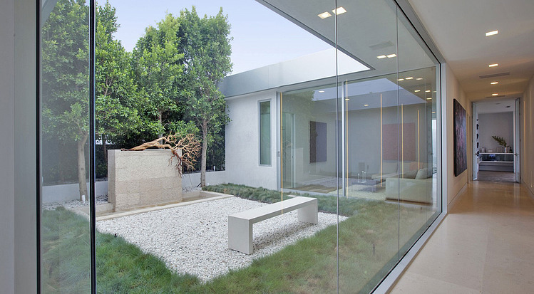 House in Beverly Hills by McClean Design