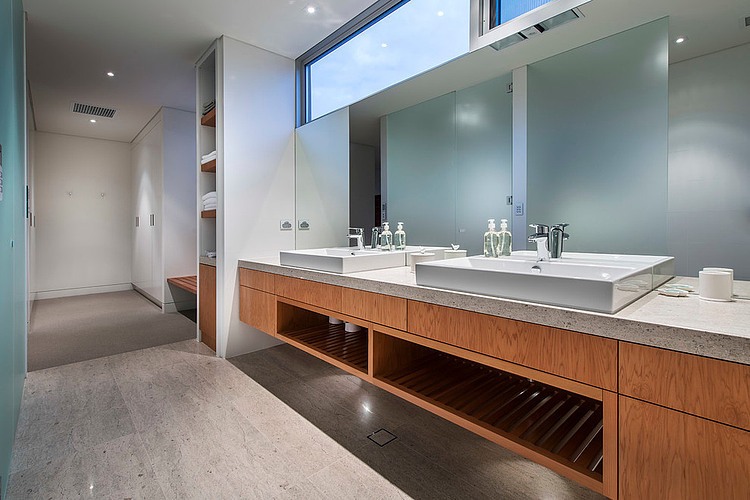 Eagle Bay Beach House by Zorzi South