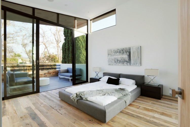 S. Mansfield Ave by Amit Apel Design