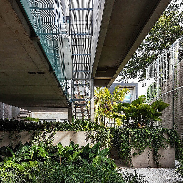 Weekend House by SPBR