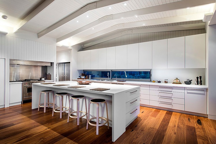 Eagle Bay Beach House by Zorzi South