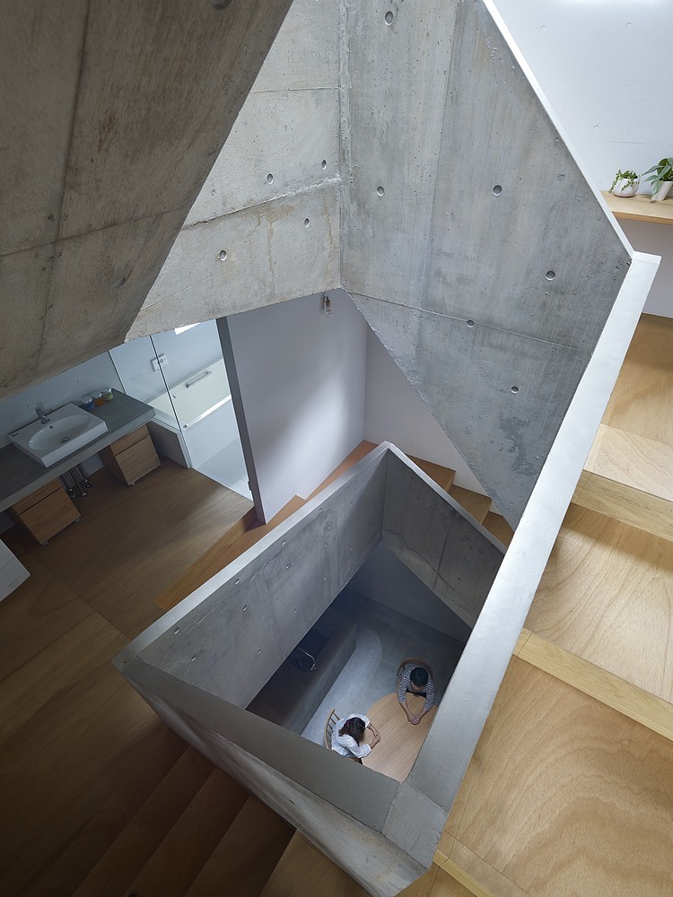 House In Nishiochiai by Suppose Design Office