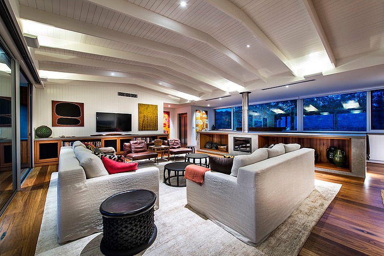 Eagle Bay Beach House by Zorzi South