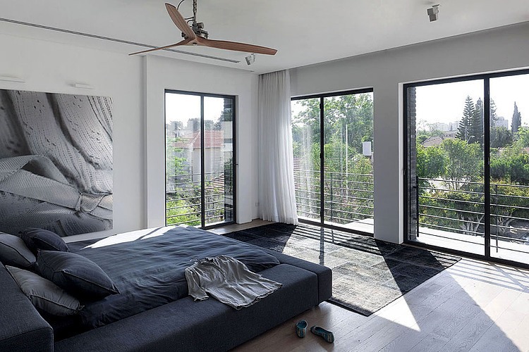Ramat Hasharon House by Pitsou Kedem Architects