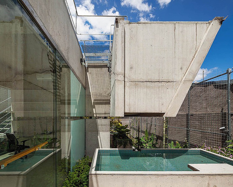Weekend House by SPBR