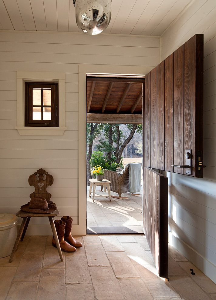 Frio Family Retreat by Dalgleish Construction Company