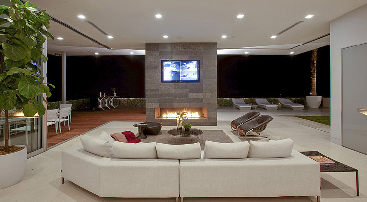 House in Beverly Hills by McClean Design