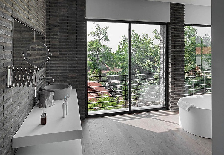 Ramat Hasharon House by Pitsou Kedem Architects