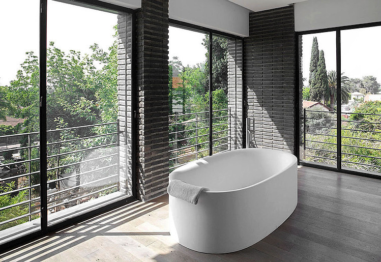 Ramat Hasharon House by Pitsou Kedem Architects