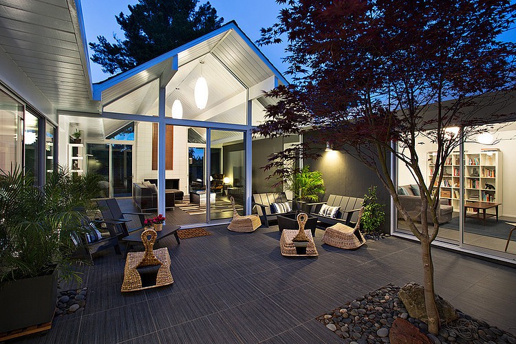 Double Eichler Remodel by Klopf Architecture