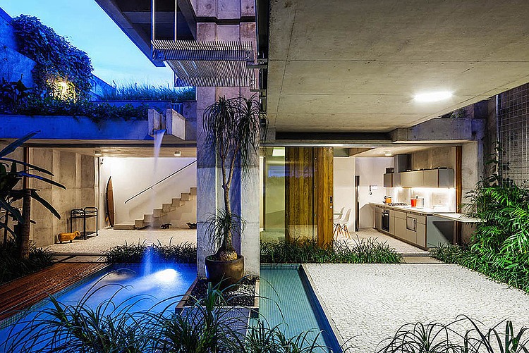 Weekend House by SPBR
