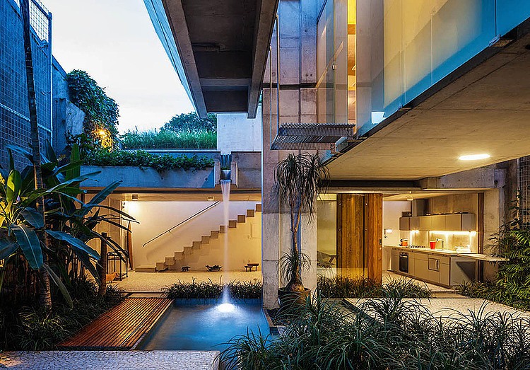 Weekend House by SPBR