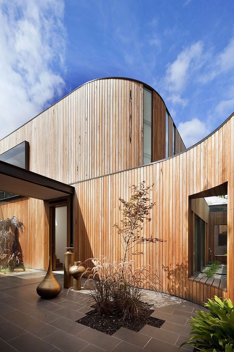 Kooyong Residence by Matt Gibson Architecture