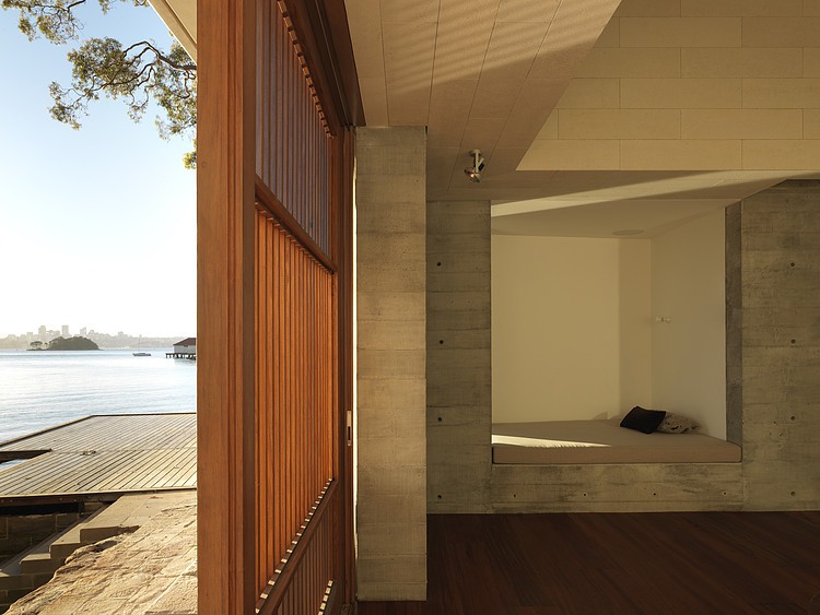 Harbourside Apartment by Andrew Burges Architects