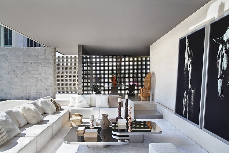 Villa Deca by Guilherme Torres