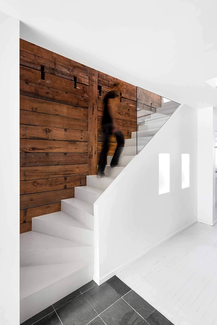 8th Ave Residence by NatureHumaine