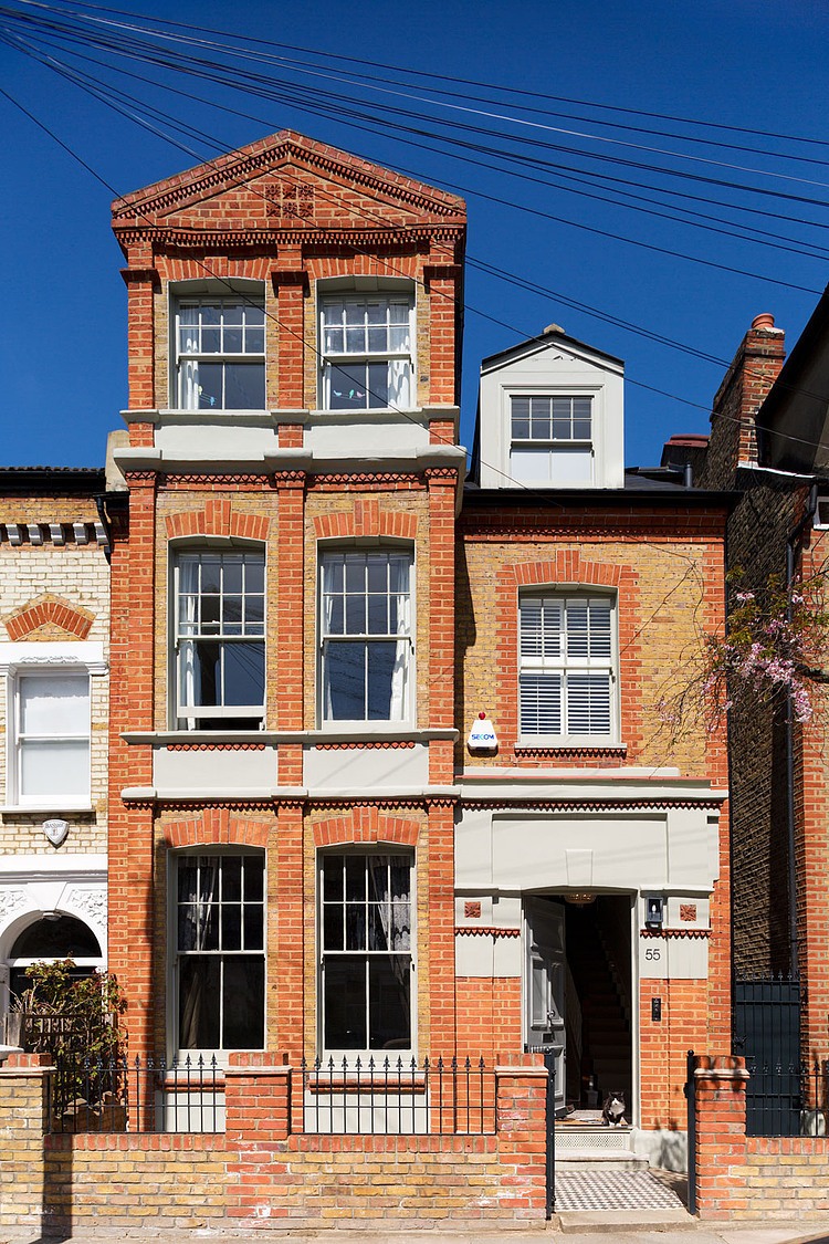 Shelgate Road House by Granit Chartered Architects