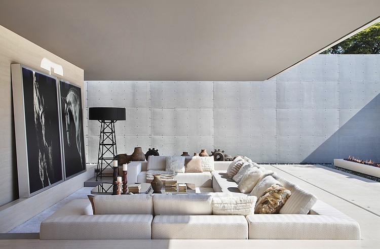 Villa Deca by Guilherme Torres