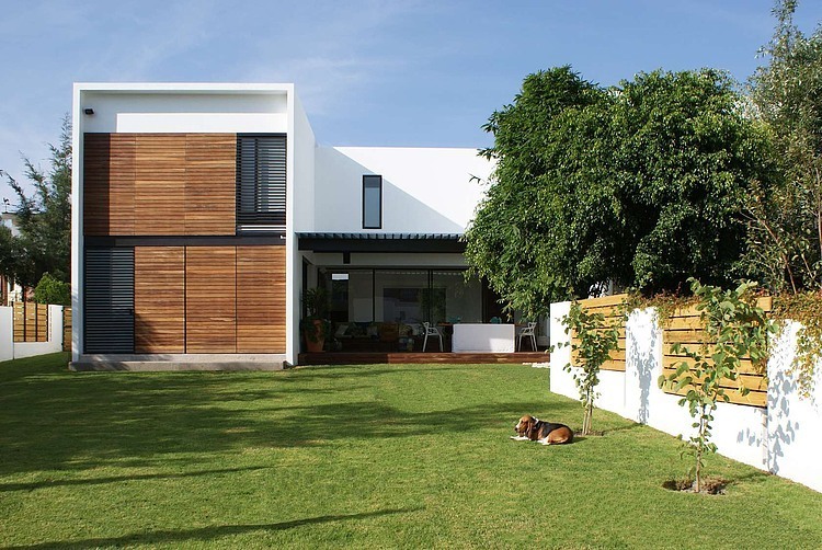 Casa ATT by Dionne Arquitectos