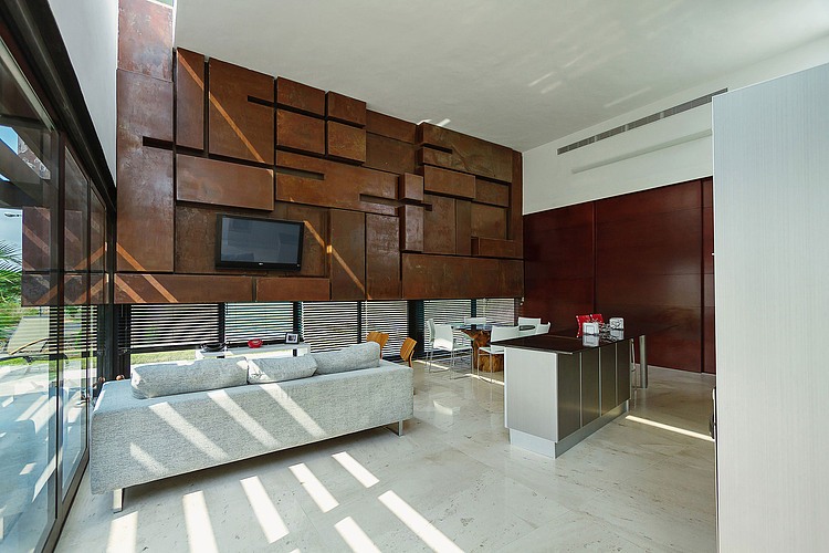 PL2 House by Seijo Peon Arquitectos y Asociados