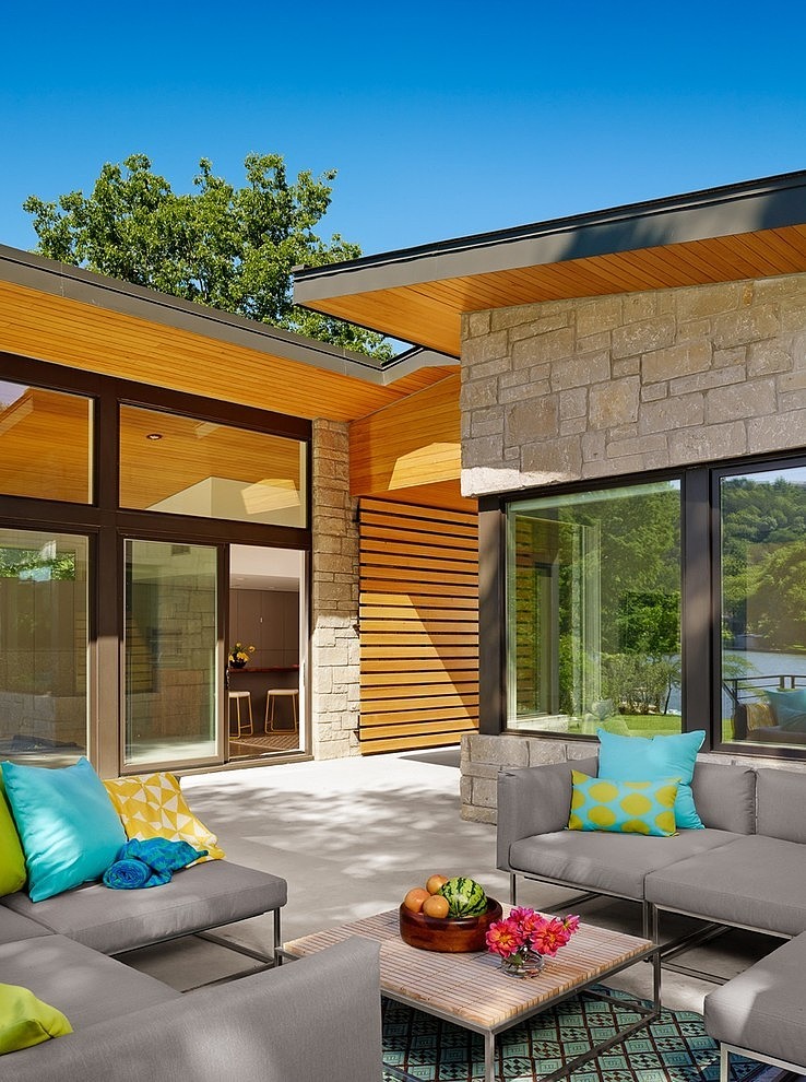 Ski Shores Lakehouse by Stuart Sampley Architect