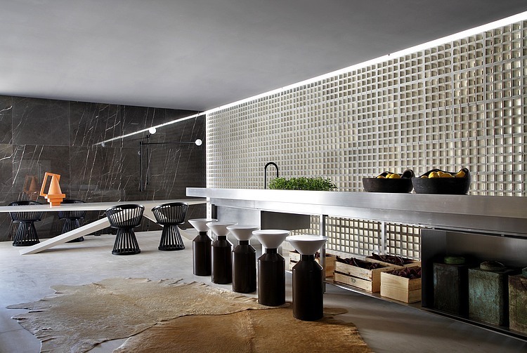 Villa Deca by Guilherme Torres