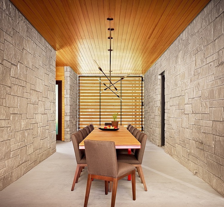 Ski Shores Lakehouse by Stuart Sampley Architect