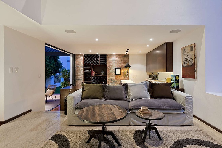 Casa ATT by Dionne Arquitectos