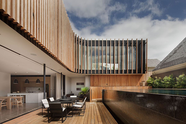 Kooyong Residence by Matt Gibson Architecture