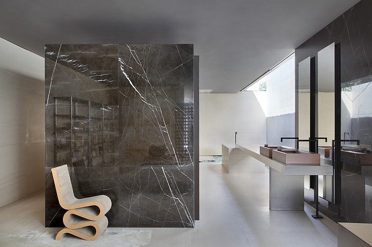 Villa Deca by Guilherme Torres