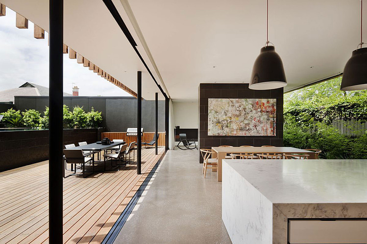 Kooyong Residence by Matt Gibson Architecture