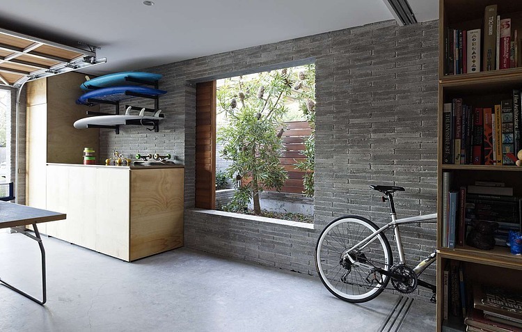 Plywood House II by Andrew Burges Architects