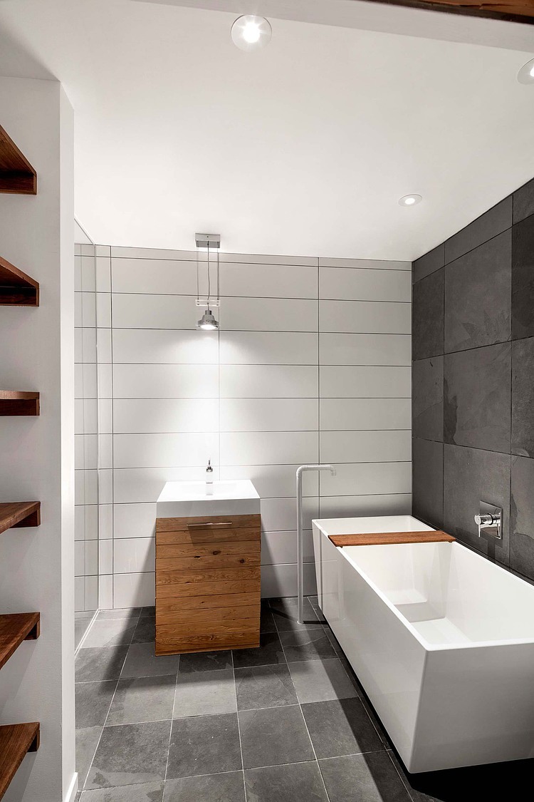 8th Ave Residence by NatureHumaine